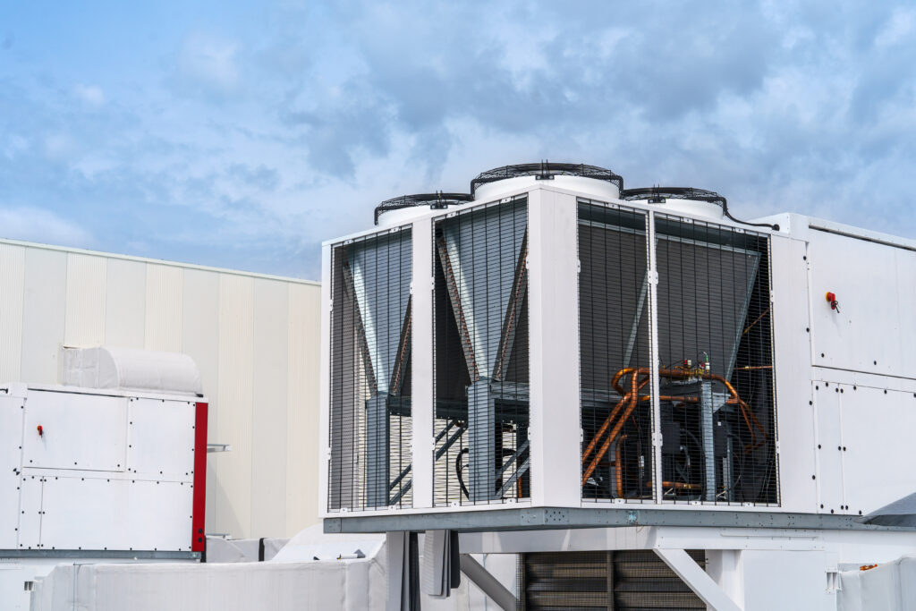 Industrial chiller system for large scale commercial air conditioning in the UK